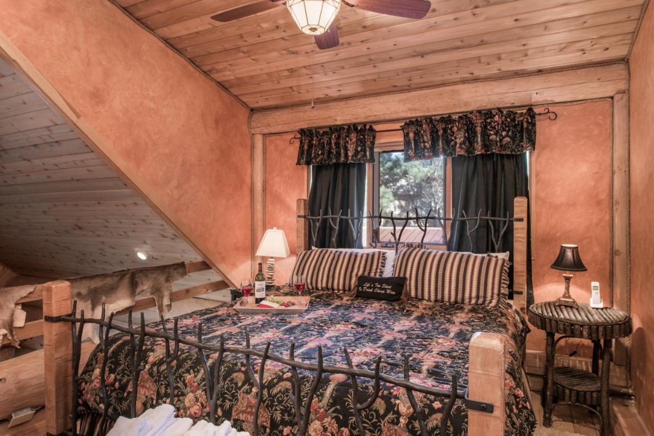 Bear Foot Lodge, 2 Bedrooms, Sleeps 6, Gas Grill, Walk To River, Hot Tub Ruidoso Luaran gambar